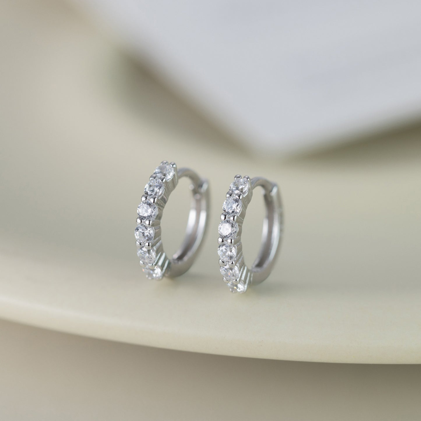 Luxury-Inspired Simple Wild Earrings – Elegant Women’s Jewelry