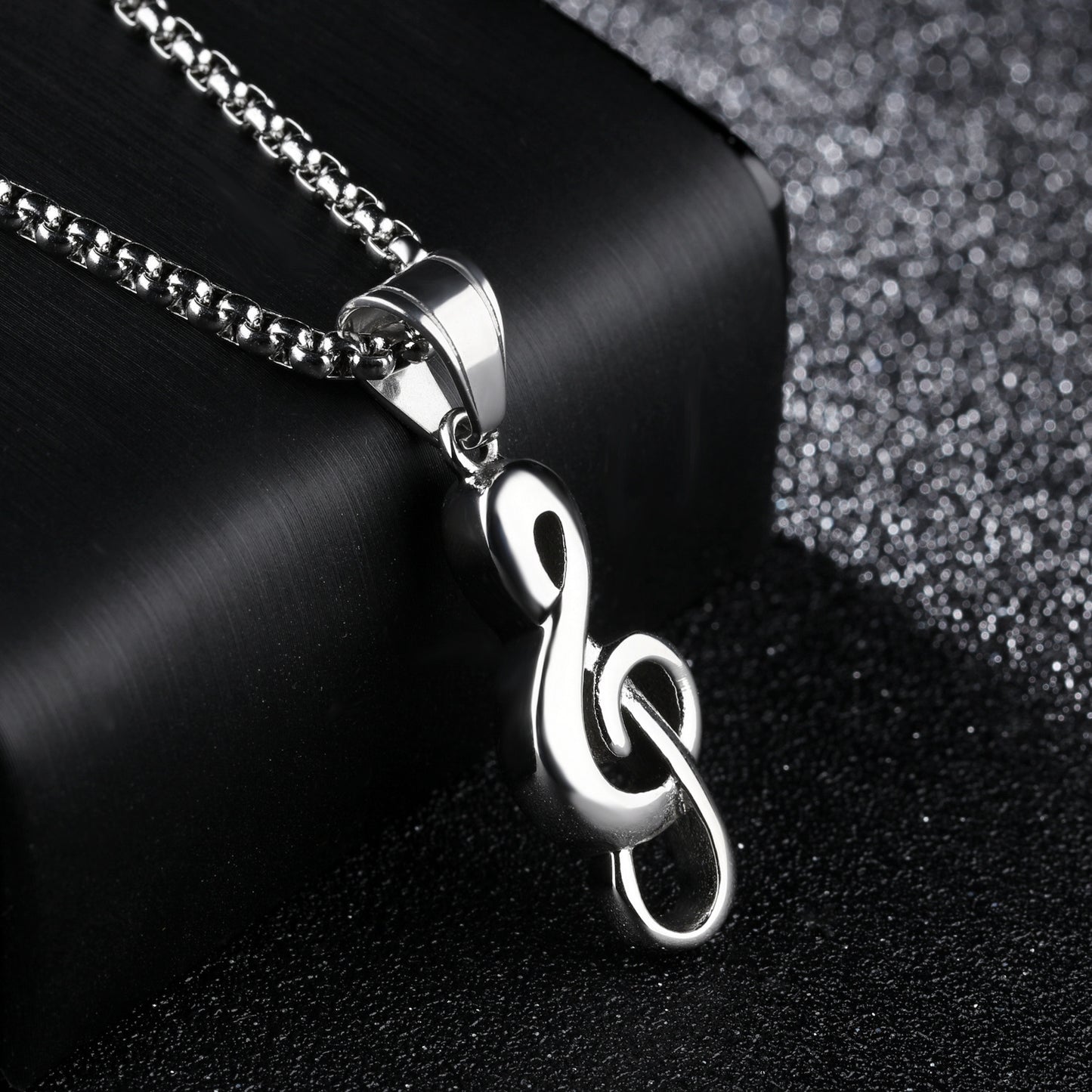Music Note Pendant Necklace – Stylish Jewelry for Music Lovers